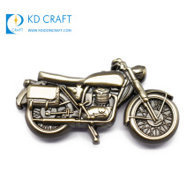 Proveedor de oro sin pedido mínimo latón de encargo del metal grabado en relieve el perno de la solapa de la motocicleta del logotipo 3d